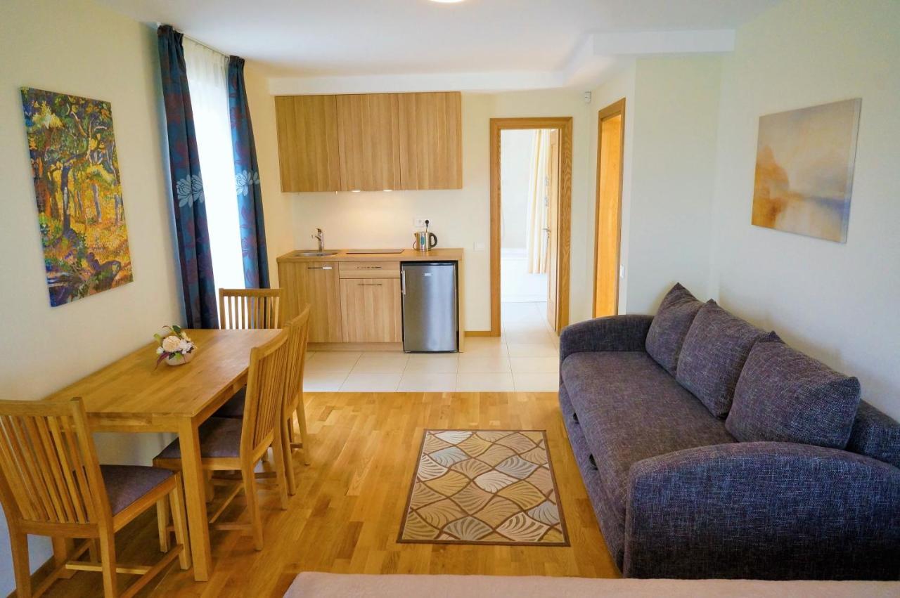 Smelio Vila Apartments Palanga Esterno foto